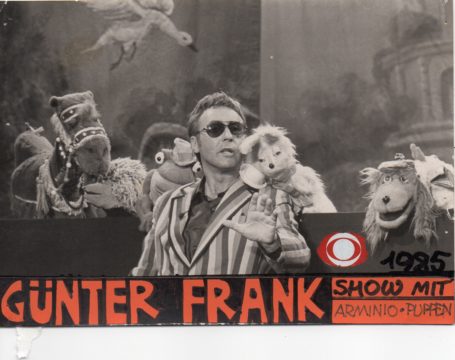 ORF Silvester Show 1985: Günther Frank und die Puppen des Theater Arlequin Wien. Foto: ORF