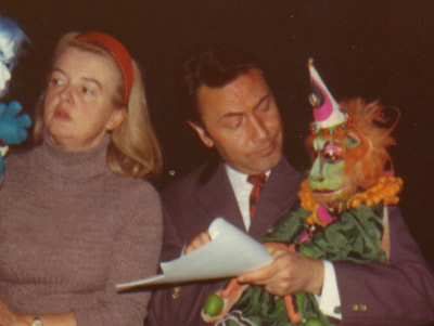 Kitty Oertl und Rolf Truxa,, Sprecher/-in in Clown Habakuks Puppenzirkus.