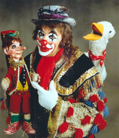 Clown Habakuk, Arminio Rothstein, mit seinem Kasperl und der Stadtgans Mimi