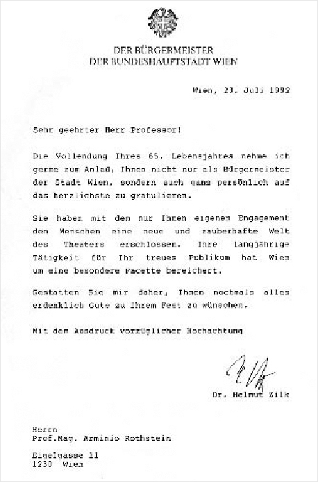 1992 gratuliert der damalige Bürgermeister Dr. Helmut Zilk Arminio Rothstein zum Geburtstag.